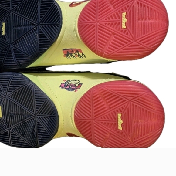 Nike LeBron 22 Bryce's World Sneakers Size 9.5 - Picture 11 of 15